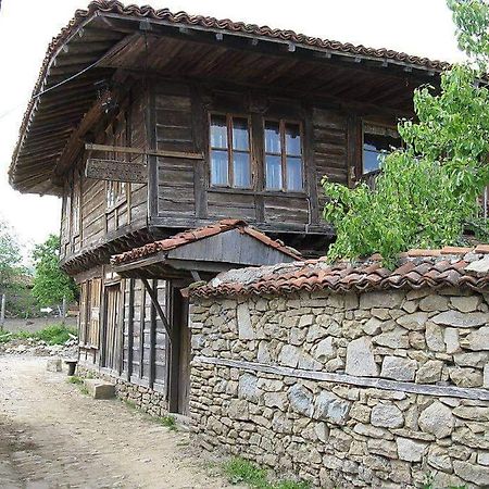 Къщата На Художника Hotell Zjeravna Exteriör bild