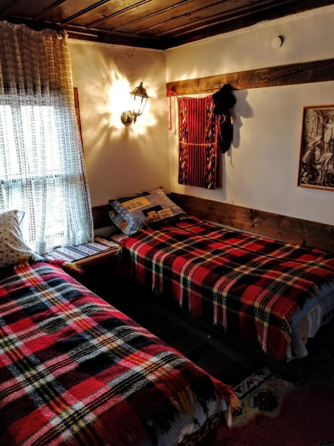 Къщата На Художника Hotell Zjeravna Exteriör bild