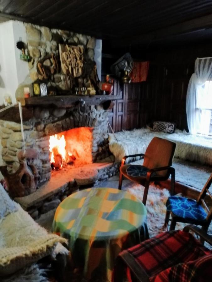 Къщата На Художника Hotell Zjeravna Exteriör bild