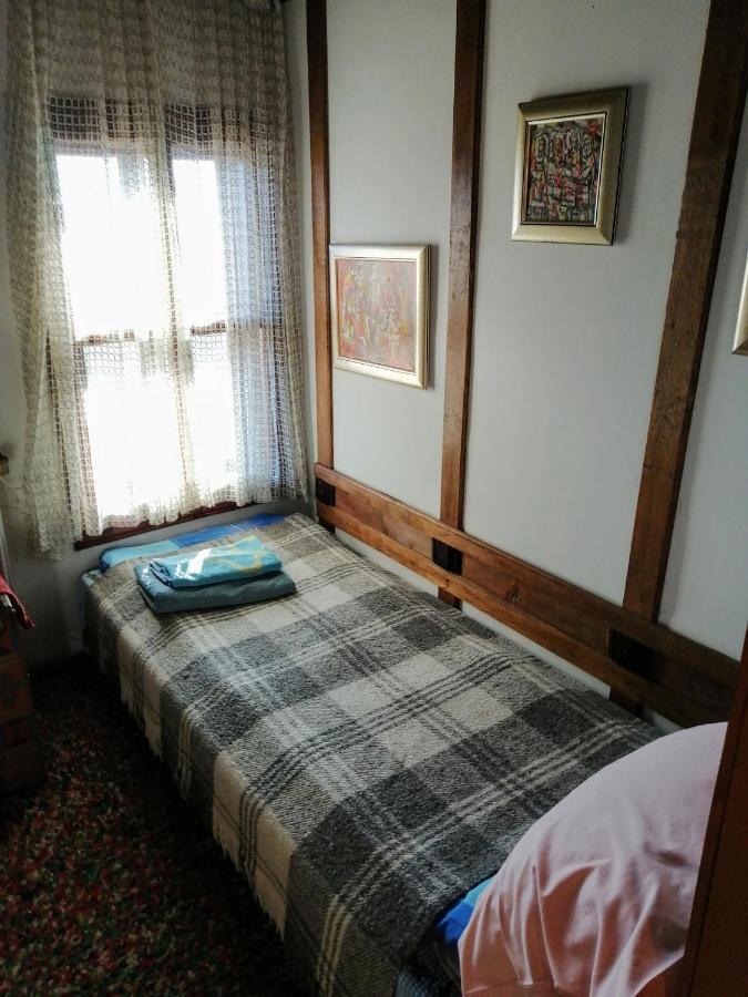 Къщата На Художника Hotell Zjeravna Exteriör bild